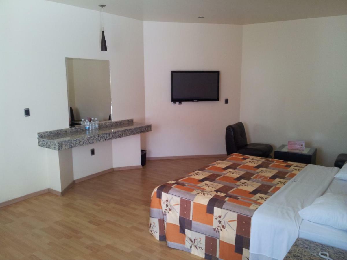 Motel Paraiso Suites Querétaro Exteriér fotografie